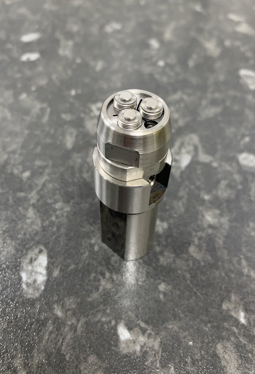 PrecisionLms's tweet image. Nice M3 thread rolled shaft yesterday in #stainlesssteel316 using the #habeggerthreadrolling head and our #starsr20r3. 
#UKmfg #CNC #ISO9001 #machining #CNCmachining #lightsoutmanufacturing #aerospace #aerospaceindustries #milling #turning #manufacturinguk #ukmachining #precision