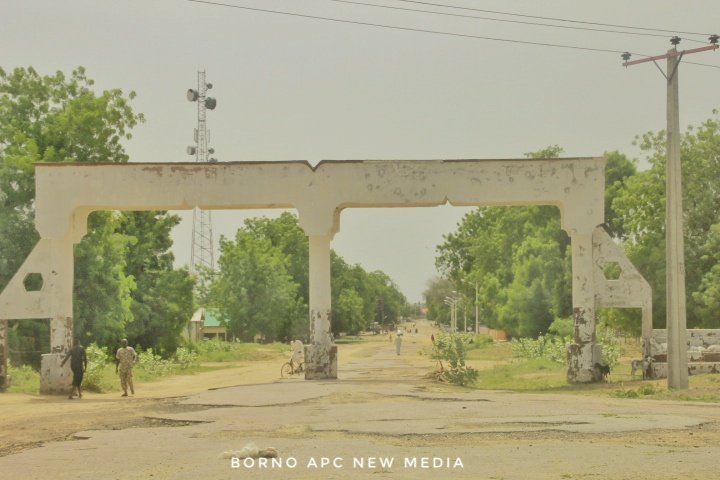 BMB1_Official's tweet photo. NURSERY, WOODLOT AND ORCHARD PLANTATION INSPECTION TOUR BY THE MINISTRY OF ENVIRONMENT.

Borno State Govt had earlier intensified the raising and plantation of assorted seedlings in the State in order to meet the earmarked target of 10 million in two years
https://t.co/G3WoCOyzRm https://t.co/WVt7Pehtyo