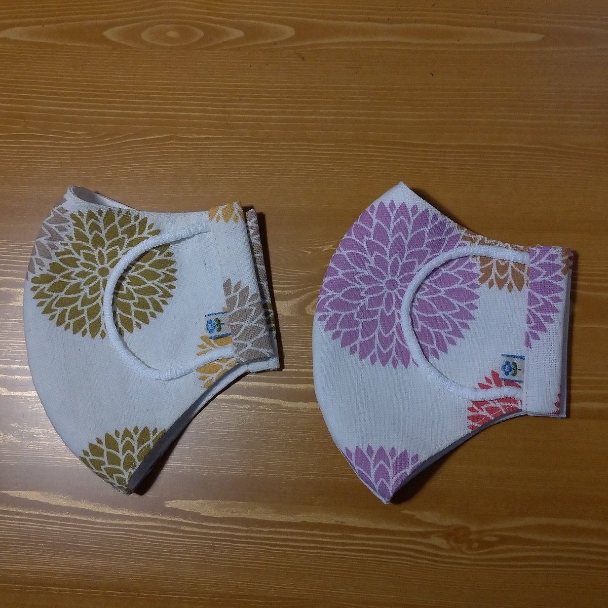 しのしの 今日のマスクは和柄 白いのはセリアのランチョンマットから ダークなのは古着の着物をほどいた生地 マスク マスク手作り ハンドメイドマスク ハンドメイド ソーイング 夏用マスク 接触冷感 接触冷感マスク Mask Facemask しのしの 今日のマスクは和柄 白いのはセリアのランチョンマットから ダークなのは古着の着物をほどいた生地 マスク マスク手作り ハンドメイドマスク ハンドメイド ソーイング 夏用マスク 接触冷感 接触冷感マスク Mask Facemask