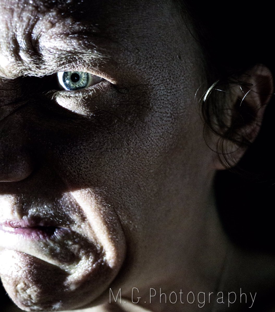 MgPhotography's tweet photo. Me being creepy #freaky #photography #nude #scary https://t.co/OyB0Vg5XQy