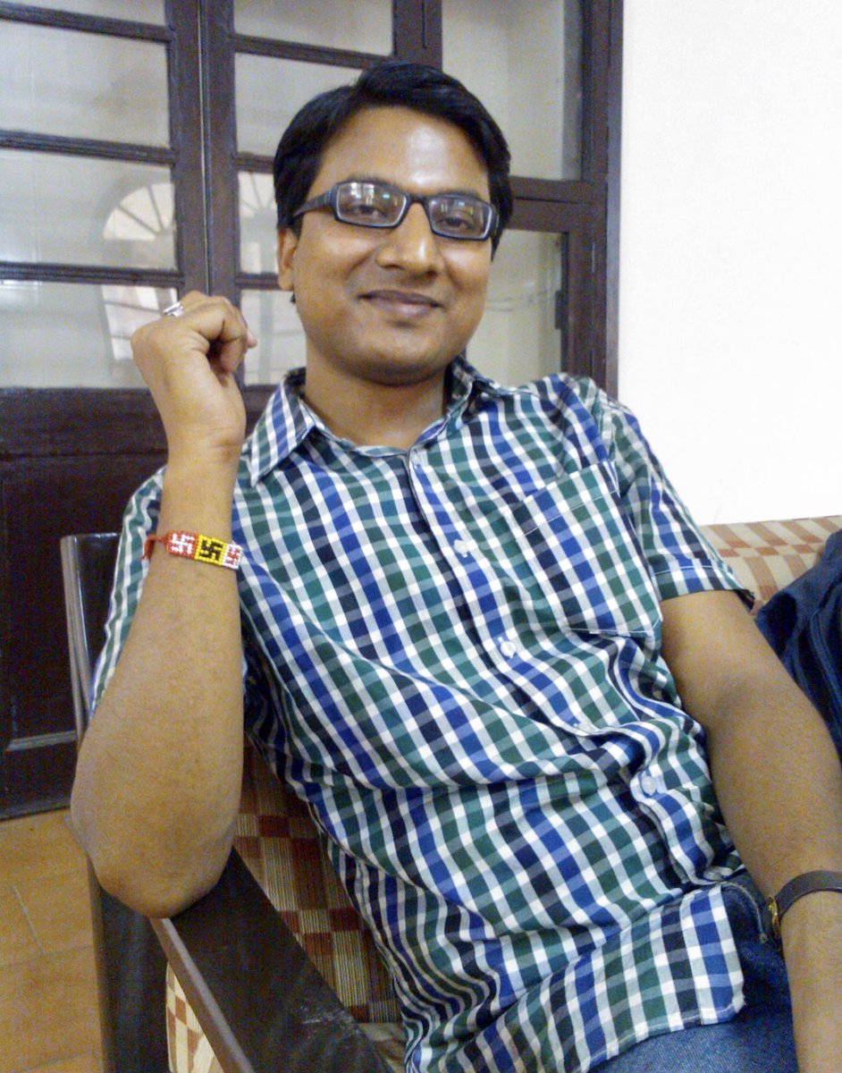 nishantjainias's tweet photo. 7 years ago at Arts Faculty, D.U.
साल साल पहले, हिन्दी विभाग, दिल्ली विश्वविद्यालय👨🎓
#MPhil #University #Research #Hindi
#DelhiUniversity #ArtsFac https://t.co/BTb9NxCDZA