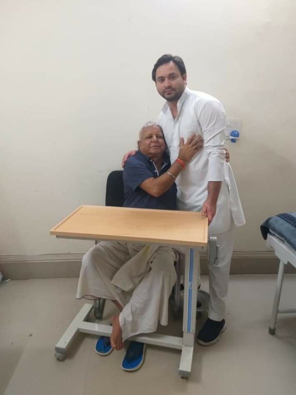 Happy birthday aadarniy Shri Lalu prasad Yadav      
