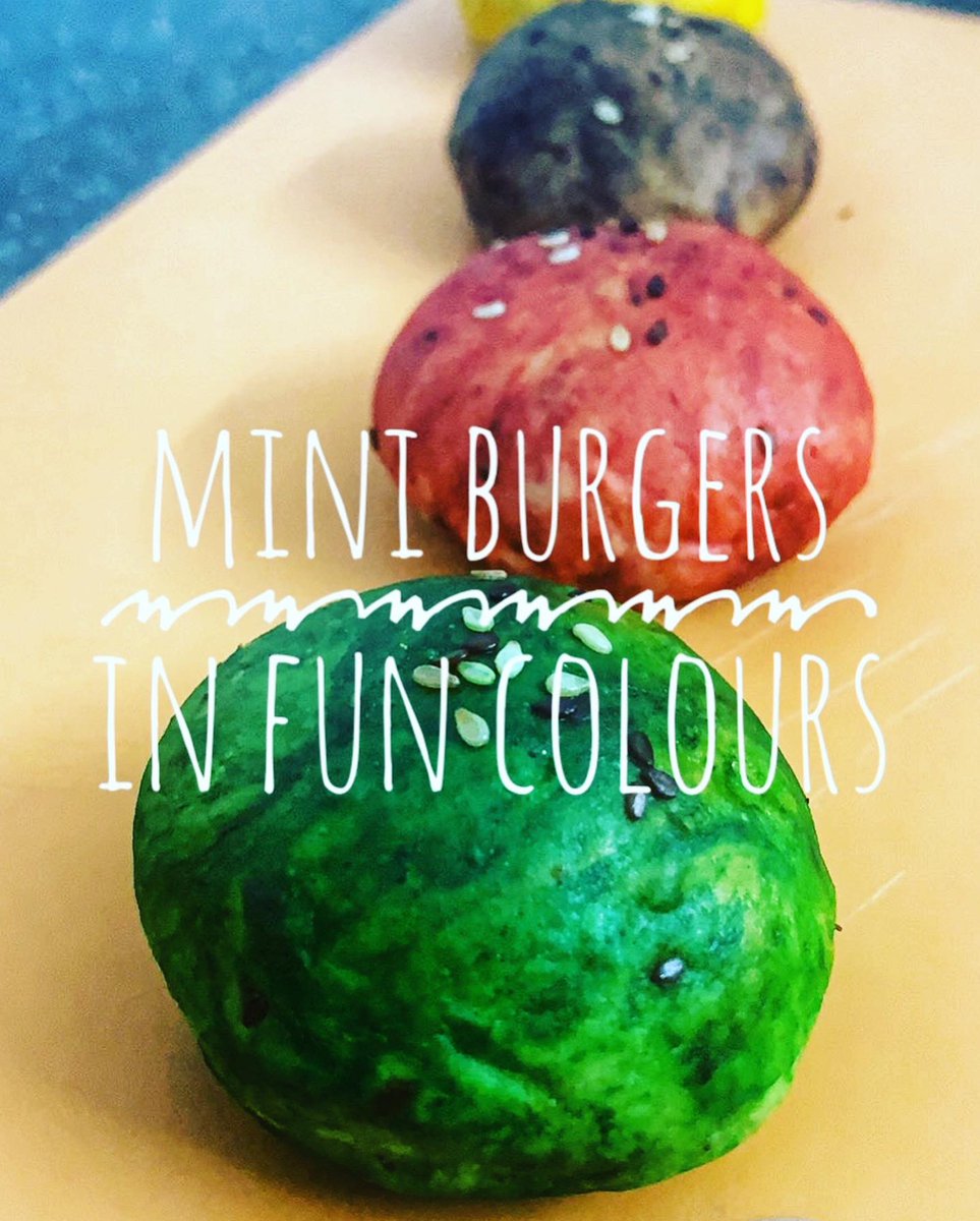 kitchnwtchngirl's tweet photo. The perfect party burger ๐
Tiny bytes burger ๐ the ultimate little veggie burger #miniburgers #burgers #burgersandfries #iloveburgers #homemadeburger #burgerheaven #homemade #fingerfood #cocktailfood #buzzfeedburgers #buzzfeedfoodies #buzzfeedfeed #yumyummy #yummyyummyyummy https://t.co/wOTAsCiVv2