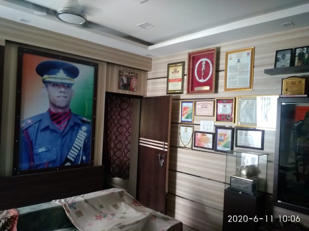 37VManhas's tweet photo. When ever in Kanpur, do visit the room of 

CAPTAIN AYUSH YADAV
310 FIELD 

who has immortalized himself fighting terrorist at Kupwara in Kashmir on April 27 in 2017.

#KnowYourHeroes https://t.co/J3Go8L4d2l