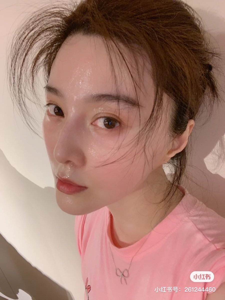 wwwerkerkcom's tweet photo. ผิวหน้า วัย 38 ของ ฟ่าน ปิง ปิง 😻🧬 https://t.co/hs8dONvZot