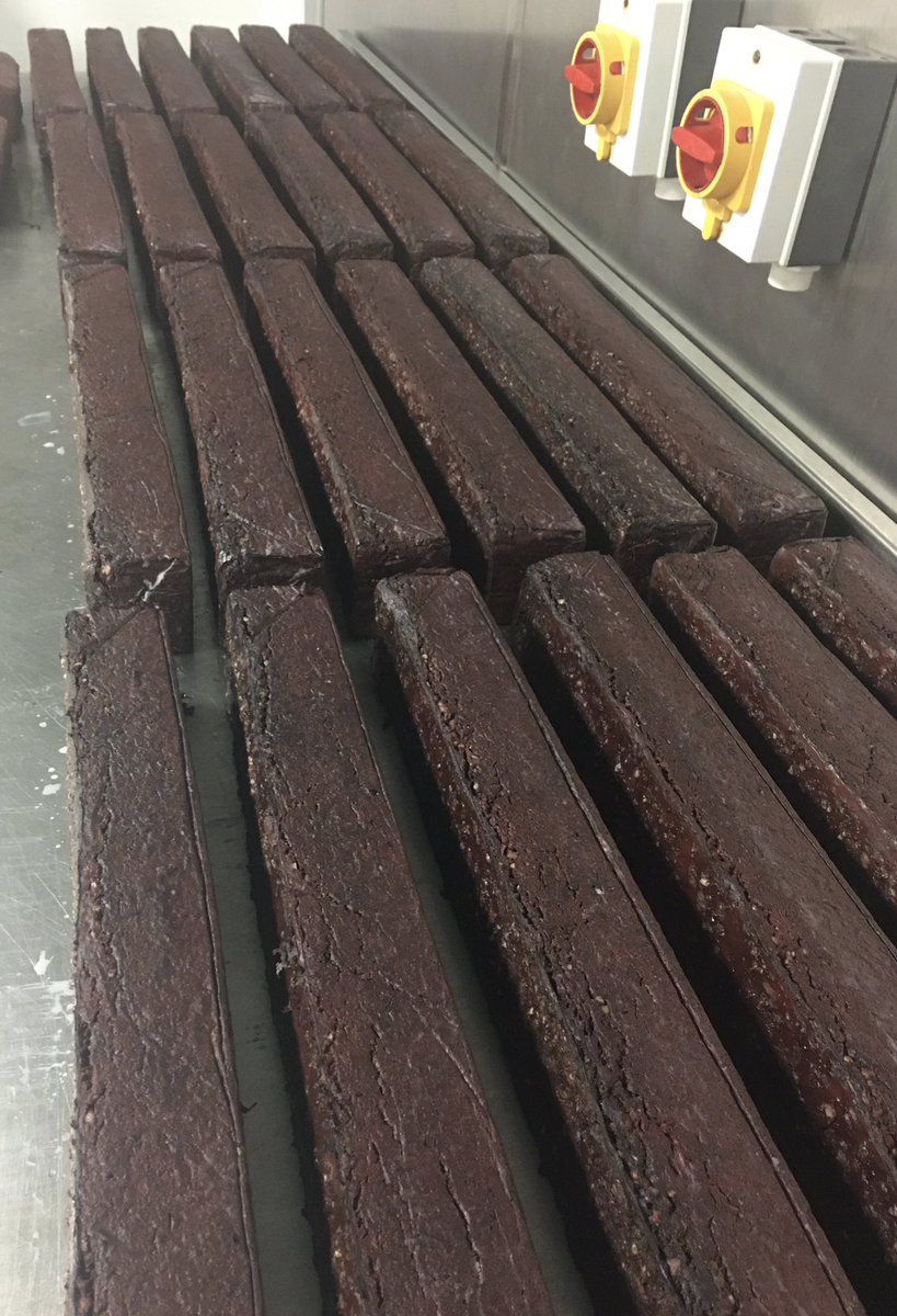 Black pudding, fresh blood baby being packed this morning to head to happy chefs <a href="/MichaelsCoDub/">Gaz</a> <a href="/LocksRestaurant/">Locks1WindsorTerrace</a> <a href="/colmkeane/">Colm Ó'Catháin</a> <a href="/AsOneFood/">As One</a> <a href="/lGueuleton/">l'Gueuleton</a> Back online too today 🙌