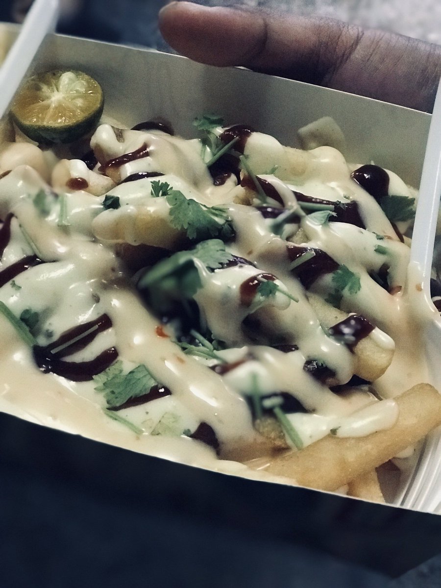 __vesi's tweet photo. tried out these cheesy fries from #ThatFoodBox at the Foreshore .. loved it 💯 . #hungersatisfied https://t.co/7JT5z3KCeA