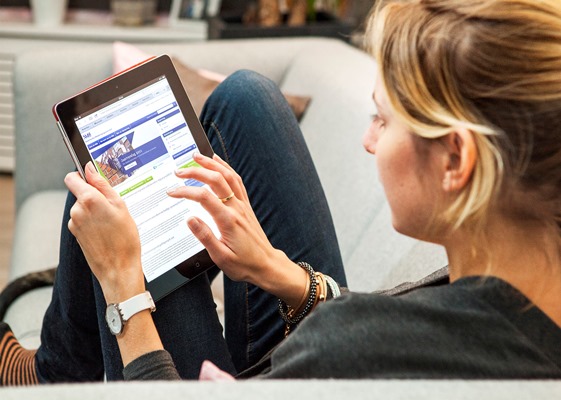 Vanaf 1 juli 2020 heb je als patiënt het recht op gratis elektronische inzage in je medisch dossier en een elektronisch afschrift daarvan. De zorgverlener mag dit niet weigeren. Hoe werkt online medisch dossier inzien en welke voordelen heeft het voor jou? bit.ly/2zmf1Ia