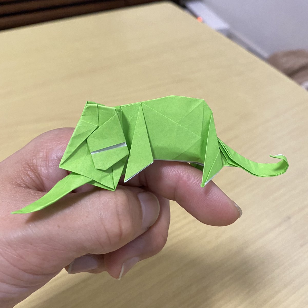折り紙職人 V Twitter 手乗りカメレオン 一匹柴犬さん Kobashi6 のyoutubeチャンネル 一匹柴犬 Origami より 15 折り紙使用 これ普通にユル可愛い 一匹柴犬さんのオバケの展開図折りはあきらめました 折り紙作品 一匹柴犬さん カメレオン 一