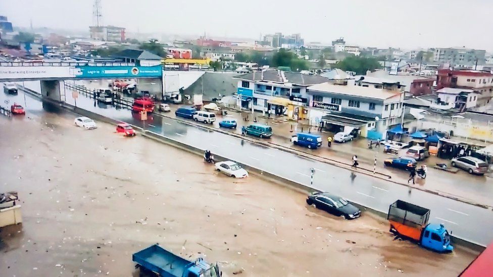Joy997FM's tweet photo. QUESTION OF THE DAY: Is the issue of floods beyond the big brains in the country?

Comment with the hashtag #JoySMS https://t.co/Tysb6oyCXK