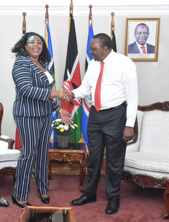 LtdSevan's tweet photo. #mercycherono amedhulumiwa, ameumizwa, uchi wake ukawekwa wazi. Lazima hatua ichukuliwe.  Wanawake tusimame imara.  Mara hii uongozi uko mikononi mwetu. Lazima tuangamize mababe wanaotudhulumu. #Aishajumwa  nimejitolea mhanga kuwa kiongozi wenu mnamo mwaka wa 2022. Hatubanduki! https://t.co/xMKukv2RV3