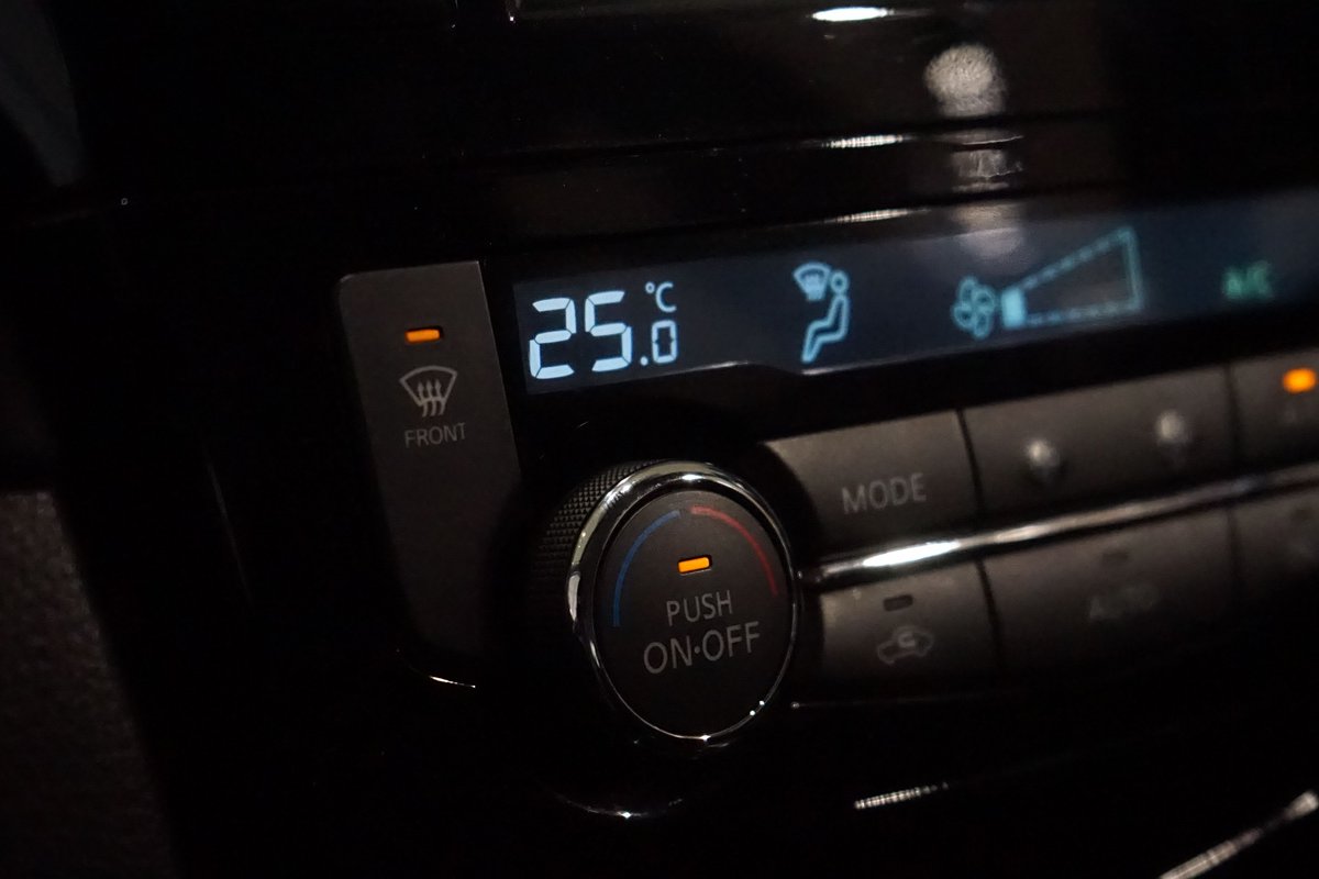 日産自動車株式会社 フロントガラスのくもりの取り方 おさらいしましょう T Co L6kivkw5xf 梅雨 時の車内は湿度が高くなり 外気との気温差が大きいとフロントや窓ガラスがくもり視界が悪くなります 他のクルマや歩行者の確認ができるよう 日産自動車株式会社 フロントガラスのくもりの取り方 おさらいしましょう T Co L6kivkw5xf 梅雨 時の車内は湿度が高くなり 外気との気温差が大きいとフロントや窓ガラスがくもり視界が悪くなります 他のクルマや歩行者の確認ができるよう