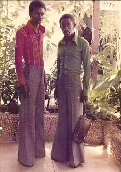 Mariakaigai's tweet photo. Gentlemen's who were used kuhangaisha our moms those day #TBTthursday 🤣🤣🤣🤣 https://t.co/QyJcUe3GnT