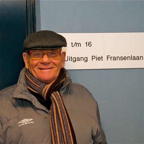 louisstraatman's tweet photo. @Frans46301759 @GOUDja050 Dit interview met mijn jeugdidool koester ik nog steeds als een prachtige herinnering. Piet toonde zich een openhartige, humoristische verteller en een geduldig fotomodel. #PietFransen #goudja https://t.co/Jhp0AkV8iF