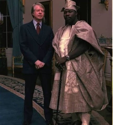 IlumsaTv's tweet photo. Former president of Nigeria, Olusegun Obasanjo at a meeting with a former president of the United States of America, Jimmy Carter in 1977 | OBJ be slaying #tbt #ilumsatv 📺 https://t.co/9mDz95KObj