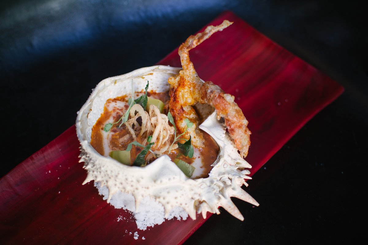 Chipotles, Golden Beetroot and Txakoli emulsion… yeah!!⚡️ It is our amazing Chilli King Crab‼️🐽🤘🏼