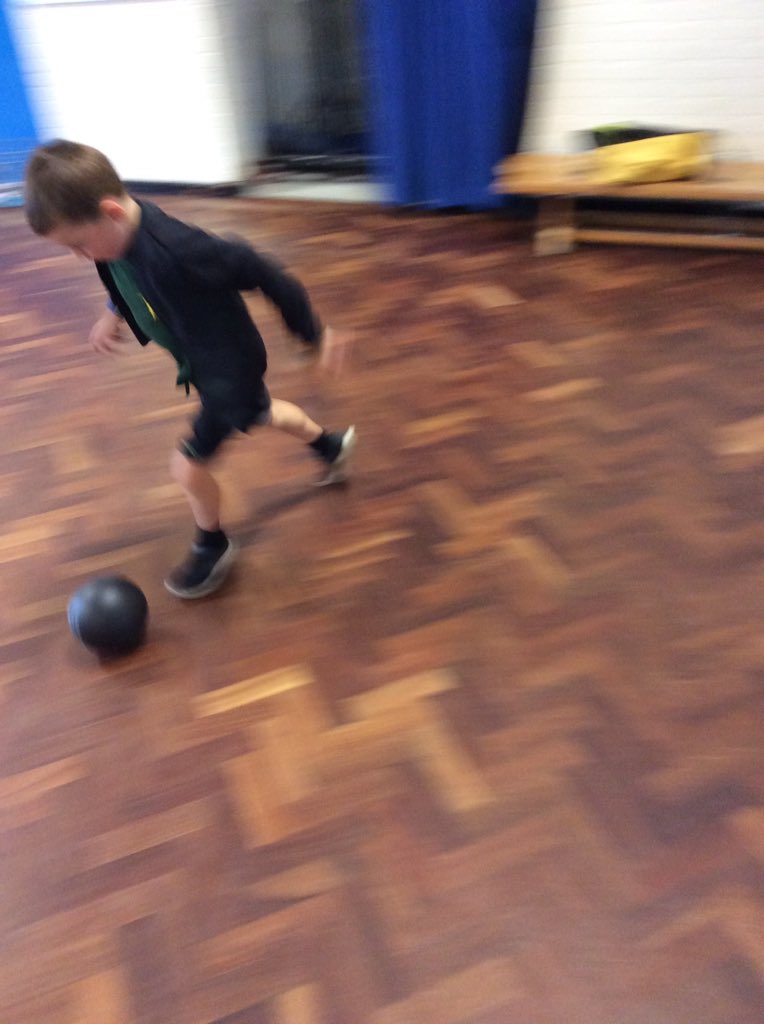 TickfordPark's tweet photo. Quartz A have really enjoyed PE today, first we warmed up with the washing machine game and followed with a range of ball skills. #tp4Year1 #tp4Quartz #tp4PE https://t.co/CePYMCuXfZ