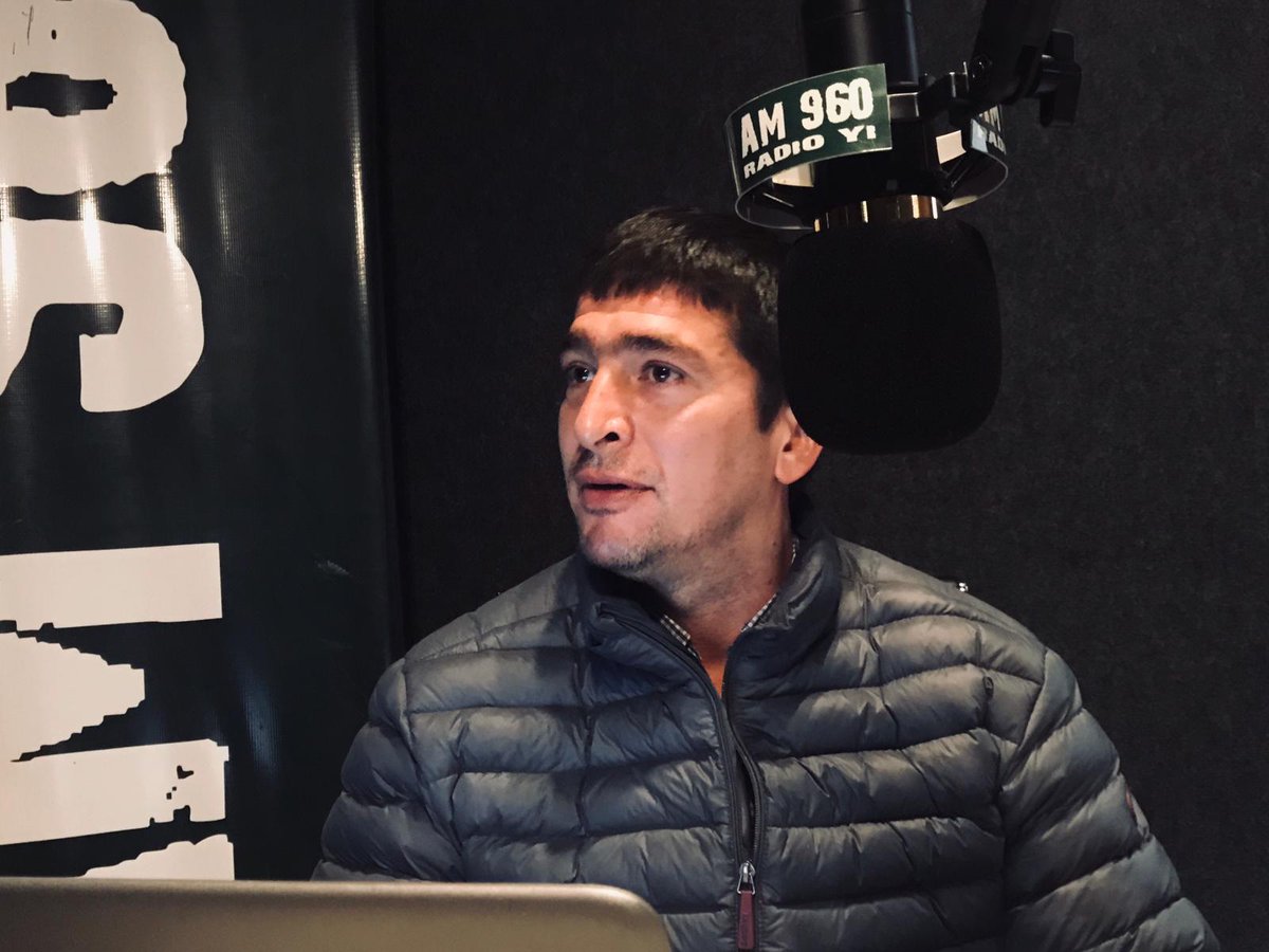 radioyi960's tweet image. #LasBarbasEnRemojo Recibimos al Intendente @JReyna05 para evaluar lo que han sido estos meses al frente de la @IntendenciaD. #AM960 #Durazno