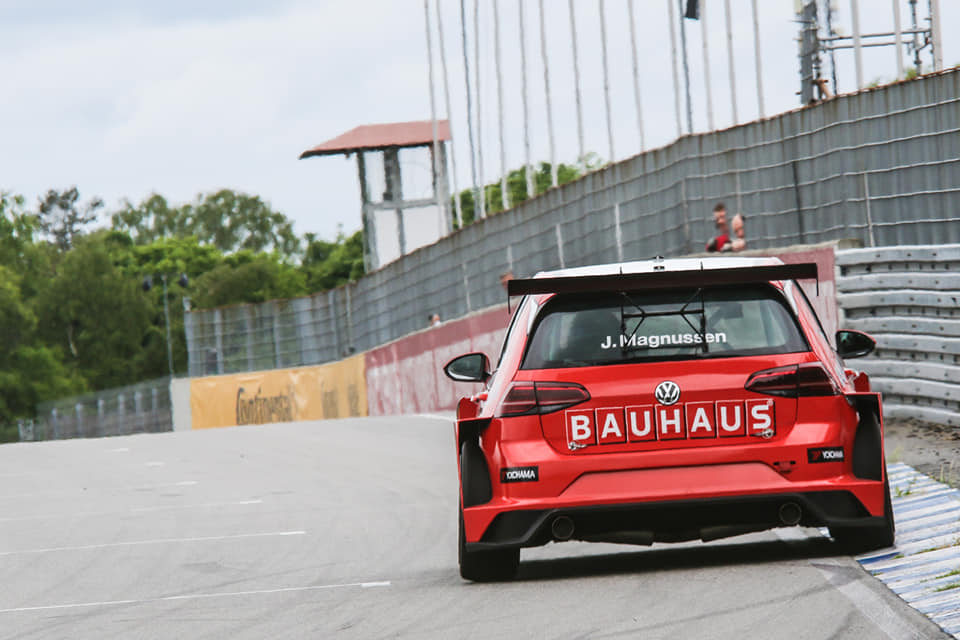 fiatcrworldtour's tweet photo. 👨🚀#KasperJensen with 👨💻#MassiveMotorsport's 🚗#HondaCivic #TypeR topped both days of 🇩🇰#TCRDenmark test at 🏁#Jyllandsringen.
However, his time in the 2nd day was matched by the 🏎️#Hyundaii30N of 👨🚀#MartinAndersen.
READ MORE▶️https://t.co/XNN5isChdj
#TCR #TCRseries #motorsport https://t.co/Jt80rVGt7H
