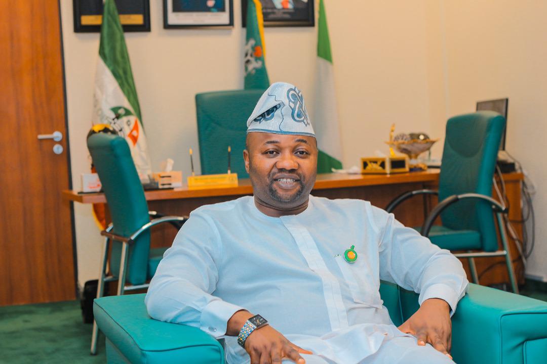 Adeyeni18's tweet image. Thanks for making us proud my MHR @HonAjilesoro