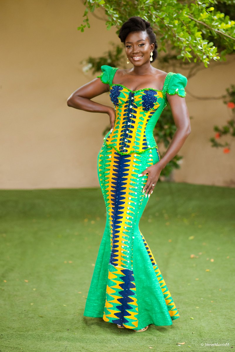 passiboo's tweet image. We marry finish. Can’t get over this kente, Charley. Sadia Sanusi did that!