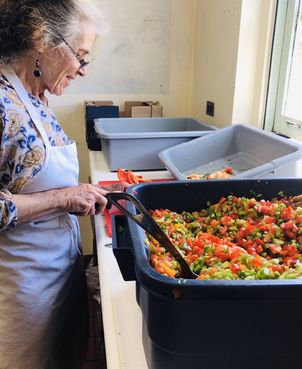 So very impressed to see this team <a href="/seedguelph/">The SEED</a> work tirelessly to prepare hundreds of delicious meals for delivery. What?? How many peppers did you say you chopped? 😳