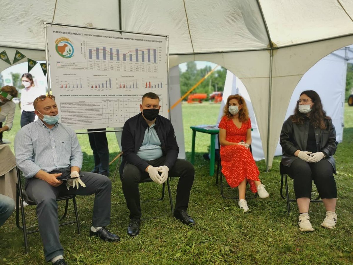 mcx_ul's tweet photo. ‼️Экспертная сессия «Развитие КФХ как основа сельского благополучия»‼️⠀
⠀
👆Главная тема: Из ЛПХ в КФХ через социальный контракт и программу «Агростартап»‼️⠀ https://t.co/H1xM1QcKgc