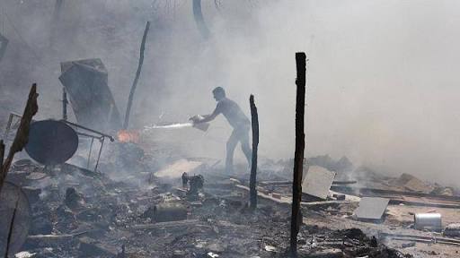 BlogNews19's tweet image. बच्चों के मामूली-सी विवाद को लेकर..

सरायख्वाजा थाना क्षेत्र के भदेठी गांव के गरीब दलित बस्ती (SC) के आधा दर्जन छप्पर के मकानों में अल्पसंख्यक उर्फ विषेश समुदाय  के लोगों ने आग लगा दी।

पुलिस नें सपा नेता मो. जावेद सिद्दीकी,प्रधानपति आफताब सहित 35 नमाजियों को गिरफ्तार किया है।