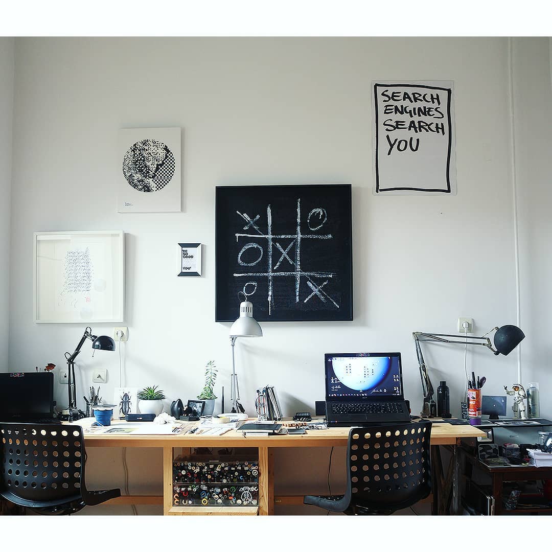 theorion's tweet image. Our space. @PaulaDuta&apos;s and mine.

#officedesk #homestudio #studiodecor