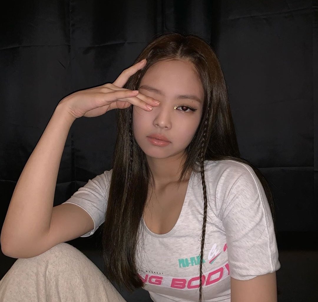 a thread of jennie kim being NOT just a pretty girl from your icon, because i’m done