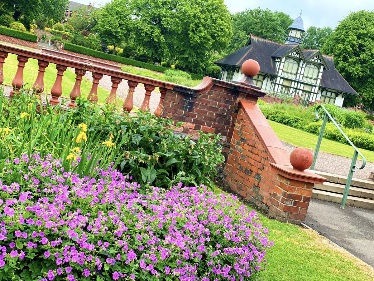IanOrton2's tweet photo. Beautiful Burslem Park yesterday! 🚶🏻‍♂️😍 Another stunner from @SoTCityCouncil I didn’t know existed! 🤦🏼‍♂️ #Burslem #StokeonTrent #LockdownLife #Parks https://t.co/Lj90UH9WBL