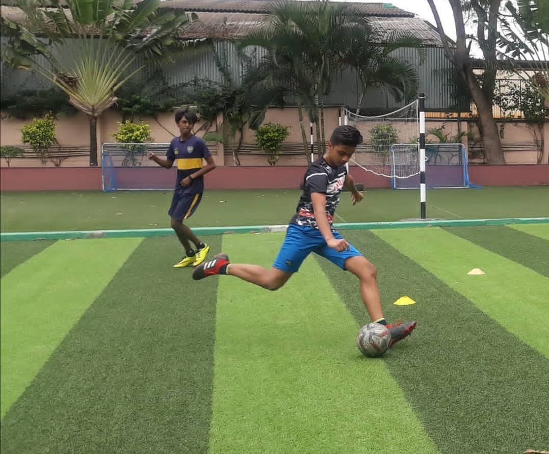 Go_SportsCenter's tweet photo. A little bit of encouragement from our teammates goes a long way in bringing out the best in us.
Be it football or life.
#footballislife #gopalansportscenter #footballlove #football⚽ #sports #footballtraining https://t.co/FNzkfBe09B