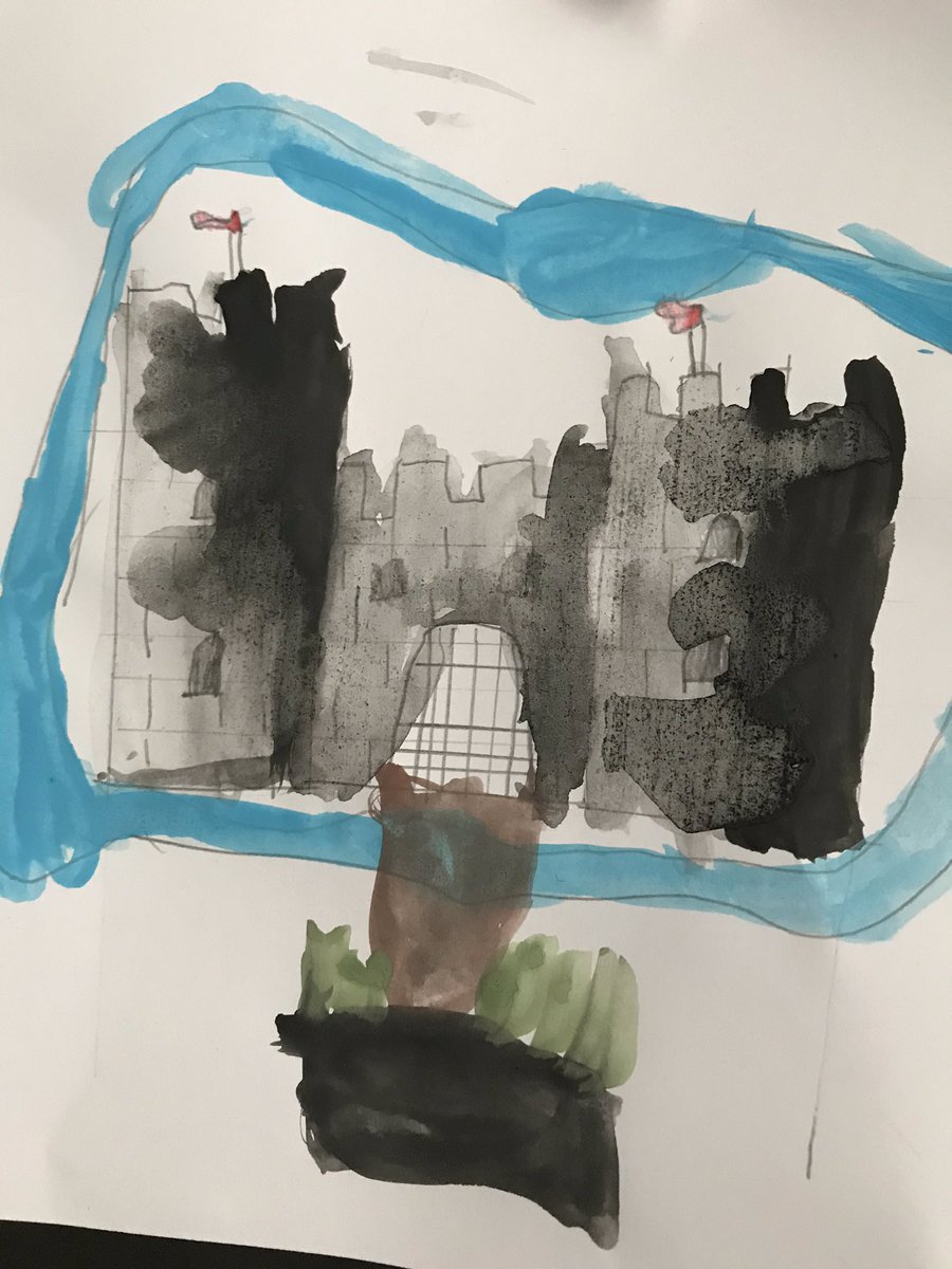 lucylucyrogers's tweet photo. @HBInfantSchool we have been inspired by @leeks_amy to do some paining 🏰🎨😊 https://t.co/IQppaKuNTx