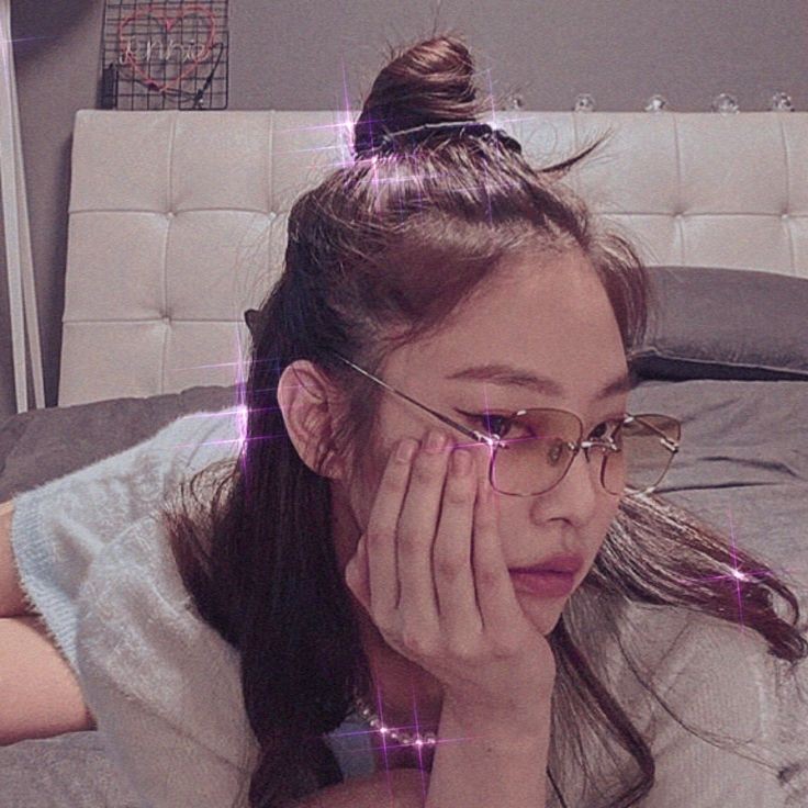 In conclusion, Jennie is not a wall for you keyboard warriors to use when you wanna go starting arguments. You wanna start shit then keep that same energy and stop setting female idols up to get dragged