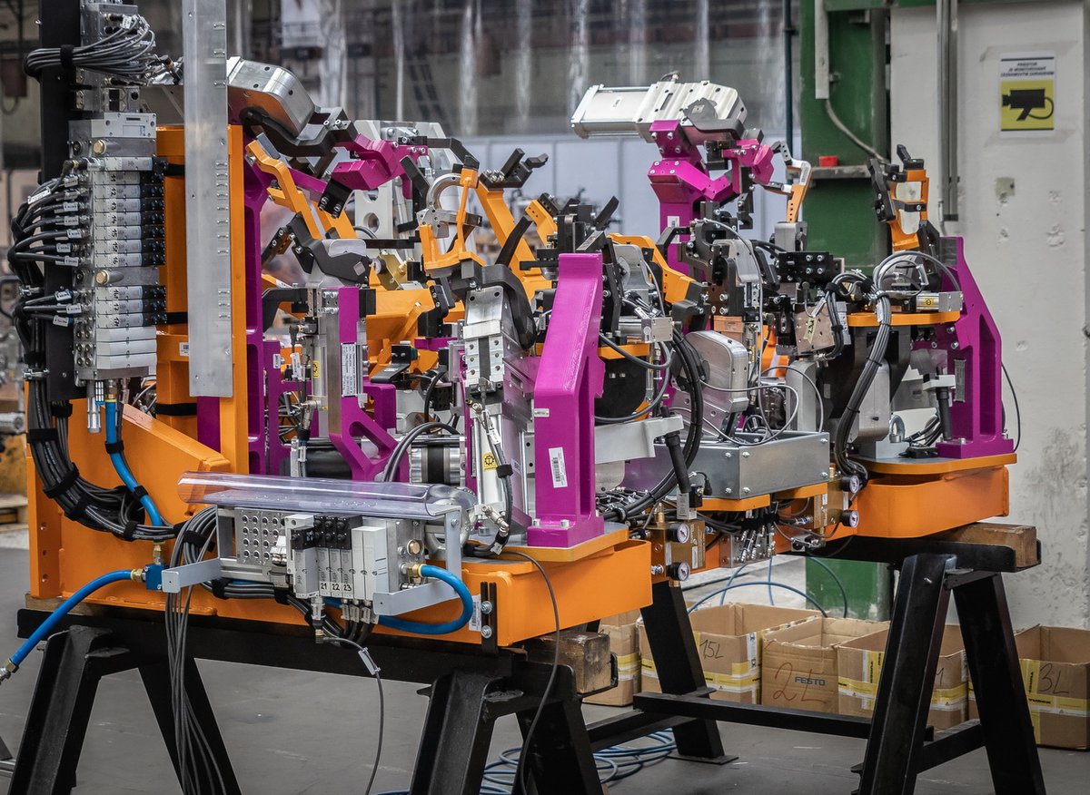 GroupMatador's tweet photo. Trends in the automotive industry are constantly changing. ๐ฏ Thanks to our extensive know-how and technological capabilities as well as our broad range of competencies, we are ready to transform your ideas into personalized solutions. #MatadorGroup #IndustrialAutomation https://t.co/Aug1aGuCcc