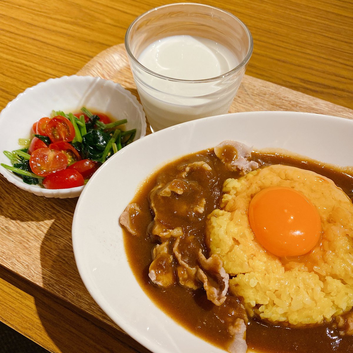 you_addiction__'s tweet photo. 賄いランチ🍽
豚しゃぶカレーライス🍛✨
ほうれん草とプチトマトのナムル

ターメリックライスは試作デス😉

#igocoti
#肥後橋ランチ https://t.co/MbzeFR8DKO