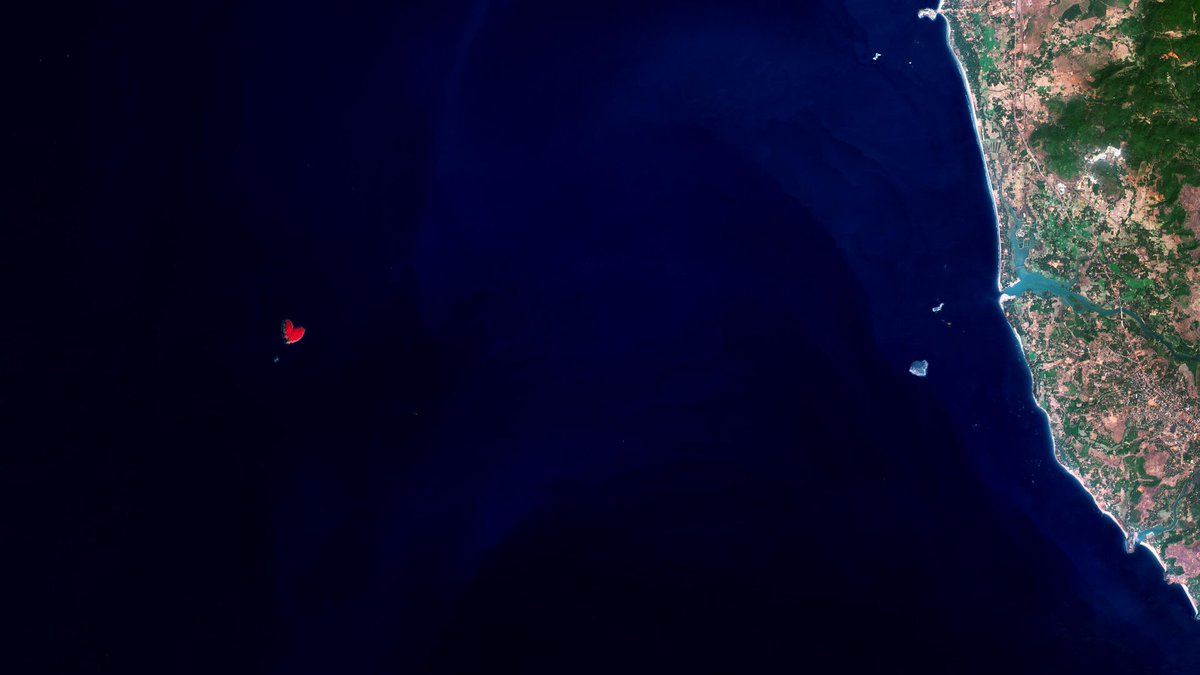 🌊 Has #WorldOceansDay got you curious to find out more about how space can be used to monitor and protect the #oceans?

Check out our dedicated #Space4Oceans website 👉 esa.int/Enabling_Suppo…