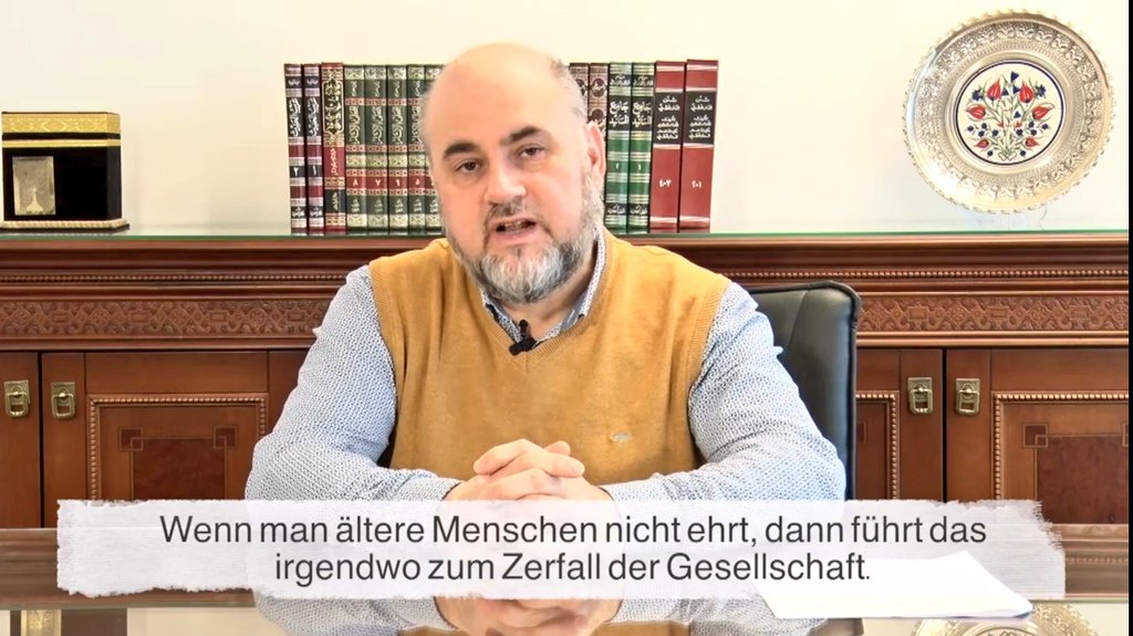 Islamratbrd's tweet photo. Im heutigen #Hadith geht es um die Ehrung von älteren Personen und um das gnädige Handeln von Kindern.
https://t.co/mkgU1fvcfu
#40Hadithe https://t.co/fy0iEtI9AN