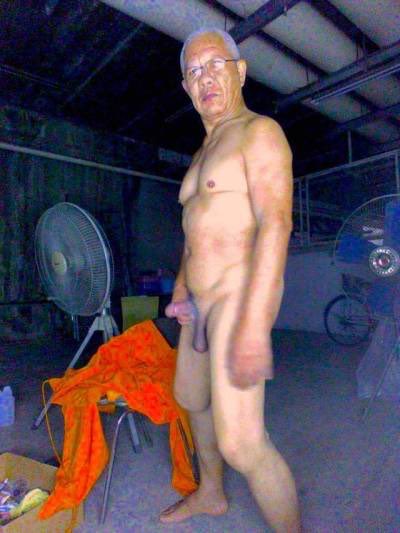 unclefatty6's tweet photo. old man from thailand. https://t.co/BDk2gJs9D0