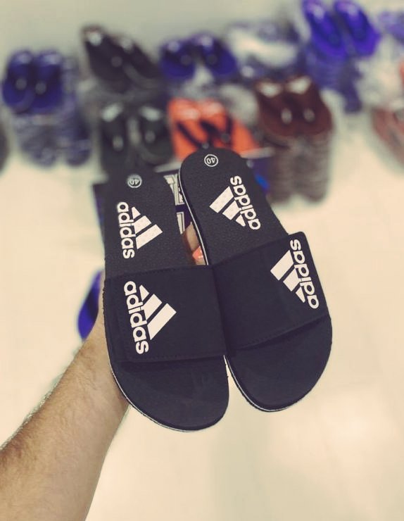 ibee_dude's tweet image. Who wants one? 

Enter @fabstake street and pick one....

Tell them say na me send you....then pay💸

They'll give you one! 

🐝