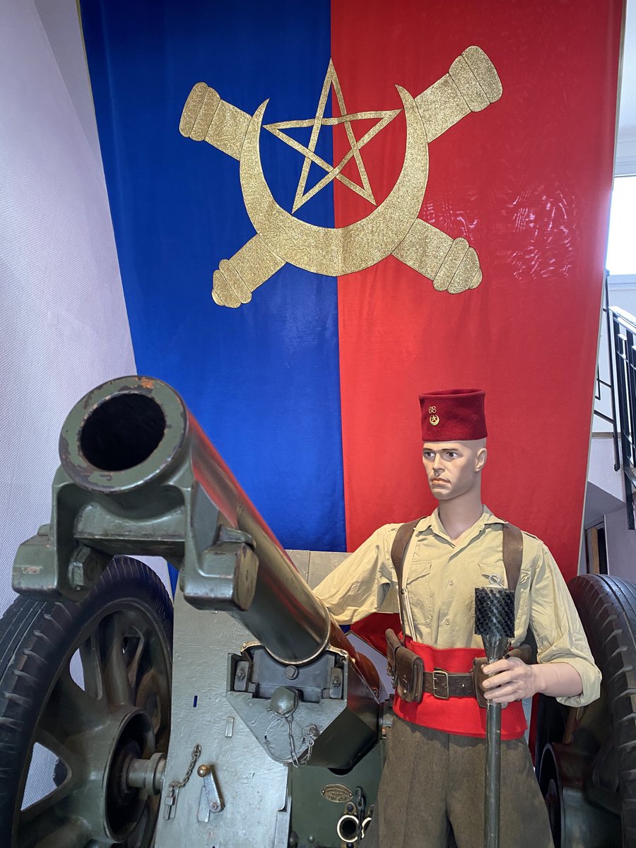 phnou's tweet photo. Visite au 68e régiment d’artillerie d’Afrique: simulateur Mistral, formation mortier des nouvelles recrues, et la nouvelle mascotte #AFP https://t.co/PjgdElMo4L