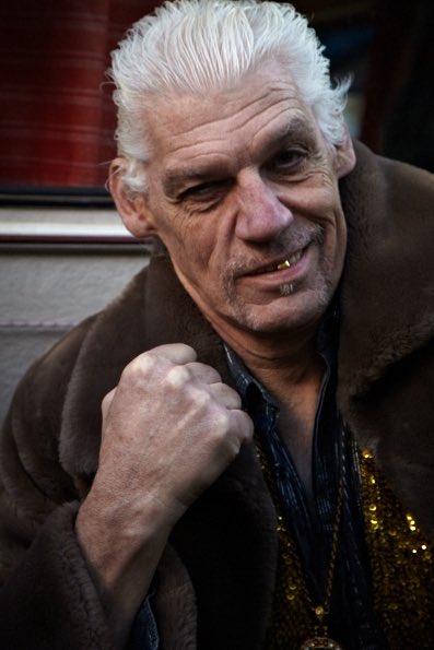 De Carnivale steunt de kermis! Fritz Parlando schrijft “de wereld van Magie, Betovering en Verwondering is zeer belangrijk en valt niet te onderschatten in deze tijden. De kermis is van het volk. Al eeuwen. Welkom in het Haagse en wees lief voor het Malieveld.”#kermis