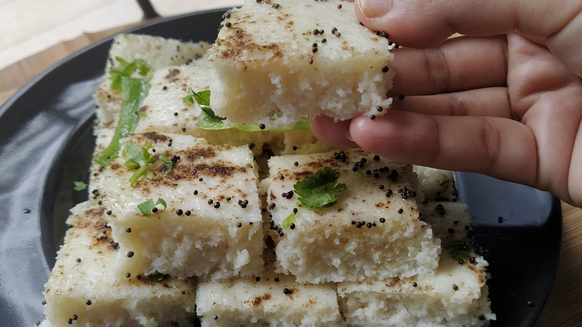 house_veg's tweet photo. Suji Dhokla #NewVideo #sujidhokla #perfectrecipe #yummy #softandspongy #YouTube #theveghouse #YouTuber https://t.co/cC2KAhE5Go
