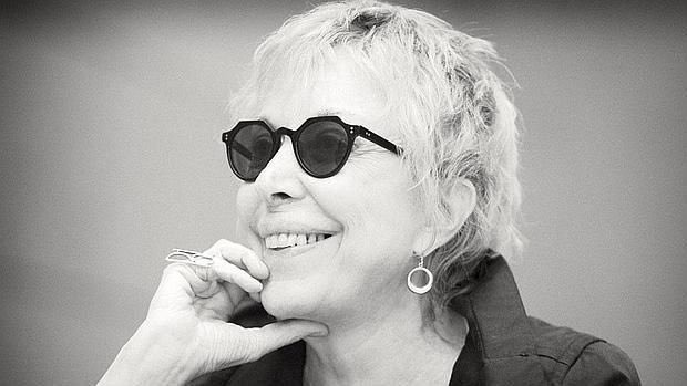 sanchezcastejon's tweet photo. Nos deja una de las actrices más queridas y memorables de nuestro país. Rosa María Sardà, historia en mayúsculas de nuestra cultura, ejemplo de sensatez, una mujer luchadora, con fuertes convicciones y gran compromiso social. Te echaremos de menos.
Todo mi cariño para su familia. https://t.co/Q2vHWtkVRb