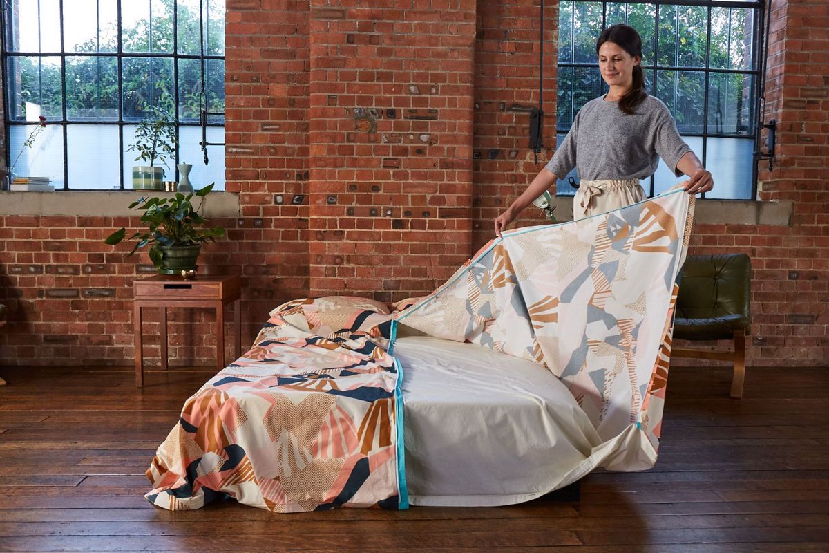 StaceyJSheppard's tweet image. Koa : The Easy Way to Change a Duvet Cover buff.ly/37ddMrk

@madebykoa is a revolutionary new duvet cover design that makes changing the duvet quicker and easier.