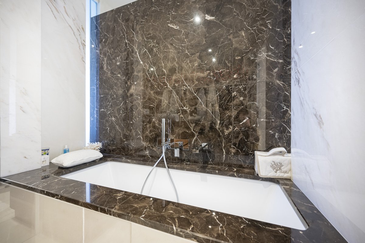 JohnTaylor_MC's tweet photo. #PropertyoftheMonth Meet Les Abeilles. A stylish 2 bedroom apartment in Monte-Carlo with incredible sea views. Call +377 93 50 30 70 or monaco@john-taylor.com to discover more. Property Ref: V1169MC RT if you'd love to live here! #Monacorealestate #JTluxury https://t.co/hwm6GXCrQR