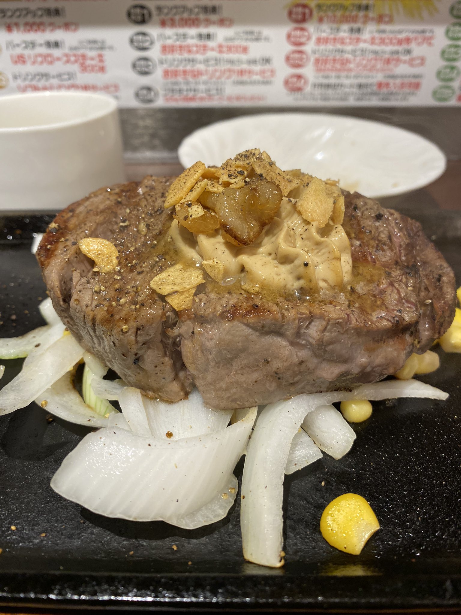 スミマシーン En Twitter いきなりステーキでランチ食べてたら僕以外の客全員半ズボンだった T Co E72bg7vryx Twitter