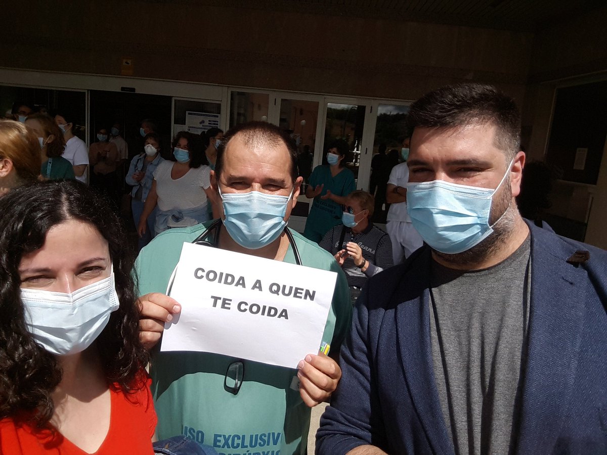 noaourense's tweet photo. Verín segue en loita. Non deixaremos que se aproveite a crise do coronavirus para recortar en sanidade. Exiximos respectar o pacto de contratación e que se reforce a atención primaria e hospitalaria para compensar os aprazamentos destes meses #SanidadePública #VerinNonPechou https://t.co/XmNWfKIxFw