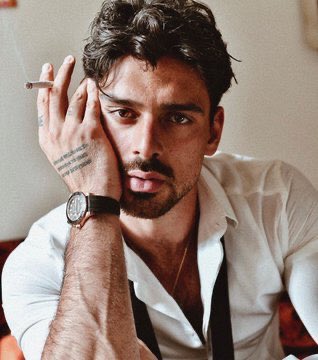 Micky_twt's tweet photo. Can a beautiful italian Mafia kidnap me plz #365dni https://t.co/HWddDNvfaz