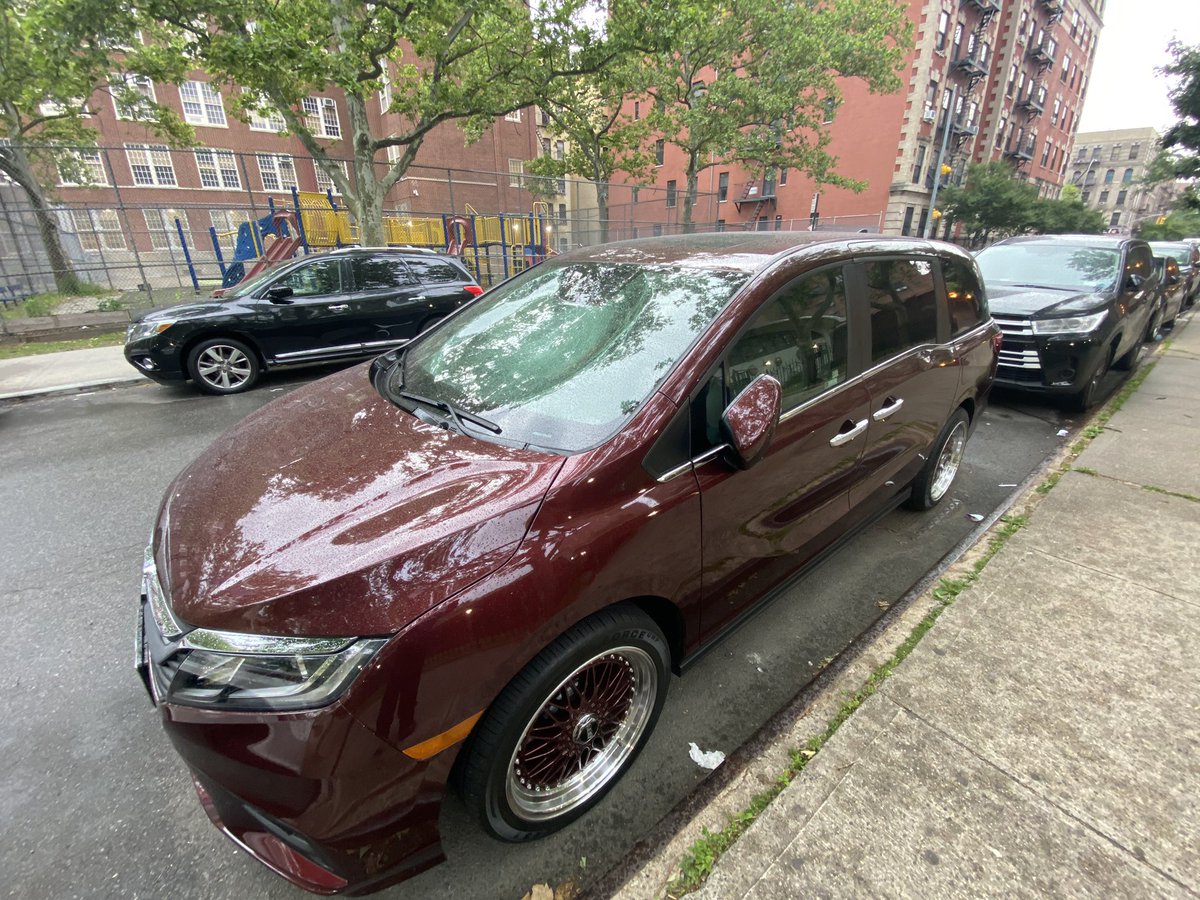Keeping_it_Rell's tweet photo. @NYPD32Pct please look into this.
W 143rd St between Adam Clayton Powell and Frederick Douglas Blvd.
This is what people are doing while they are drinking and smoking outside going into 06/11/2020. https://t.co/goukDL7aD3
